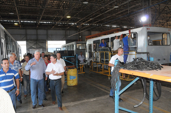 Recorre Miguel Díaz-Canel obras sociales y económicas de la provincia de Artemisa