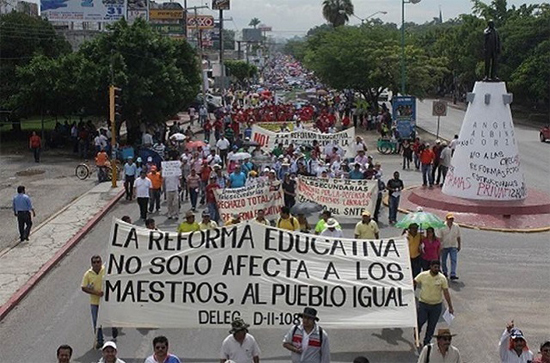 Maestros en Morelia apoyan a los oaxaqueños