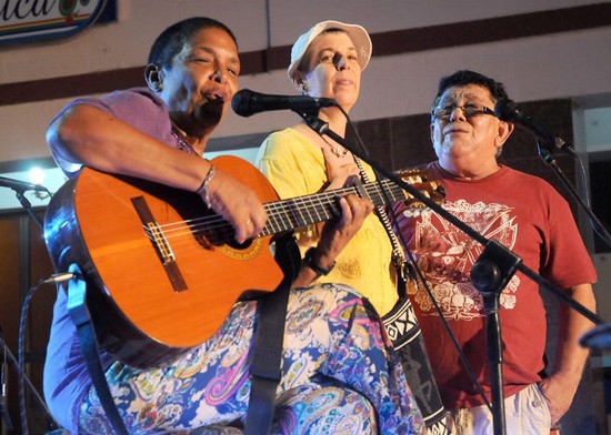Marta Campos, Heidi Igualada y Augusto Blanca durante la apertura de la Jornada de la Canción Política