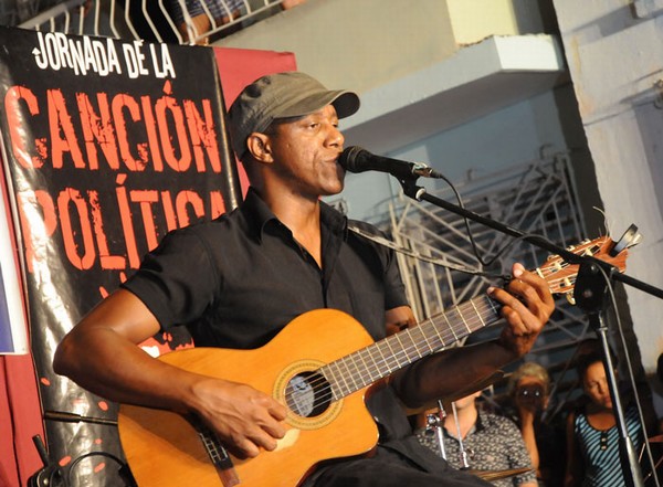 Tony Ávila y su grupo