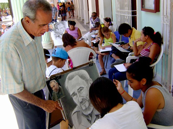 Niños avileños pintan imágenes de Fidel para una exposición por su cumpleaños 90