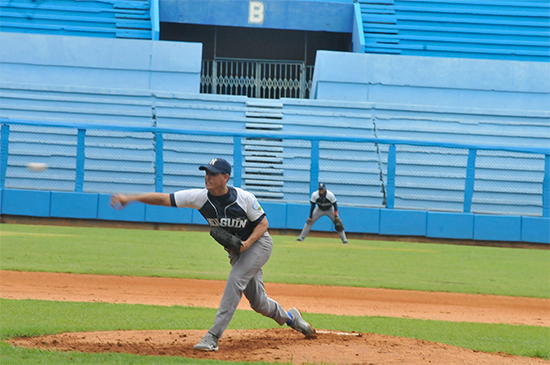  Carlos A. Santiesteban