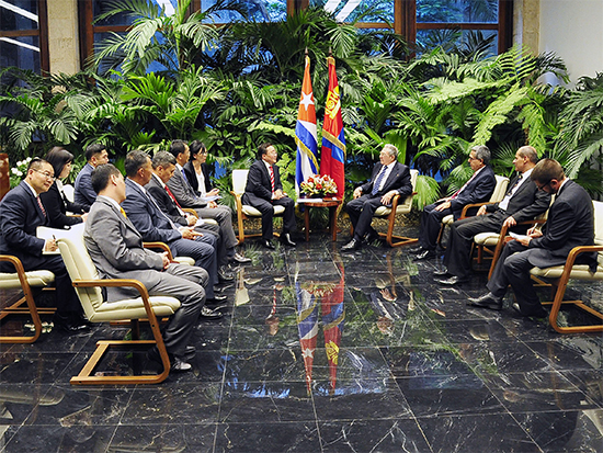 Visita oficial del presidente de Mongolia