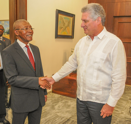 Encuentro entre el Primer Vicepresidente cubano y el Primer Ministro de Lesoto