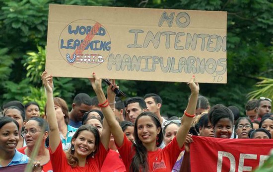 Los jóvenes cubanos han estado denunciando en los últimos días el plan subversivo de becas auspiciadas por la World Learning