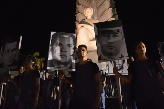 En el momento actual, es una respuesta de los jóvenes recordar el crimen de Barbados, un tributo a todas esas víctimas del terrorismo de Estado, destacaron los reunidos en el Memorial José Martí