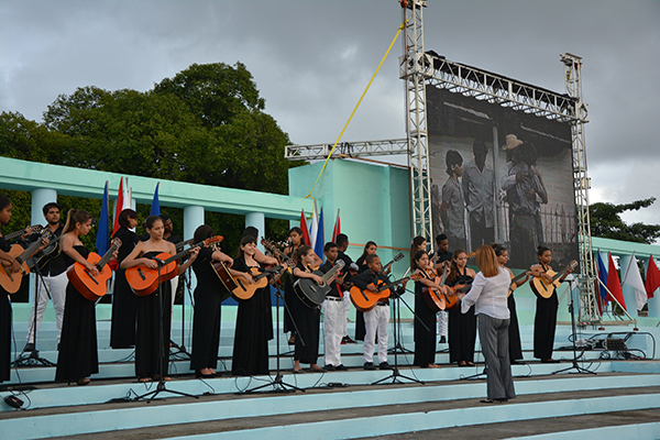 Las nuevas generaciones, con amor y buena música, se unieron al agasajo por los 55 años de la Campaña de Alfabetización