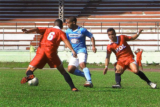 El torneo de ascenso disputará hoy su cuarta fecha. 