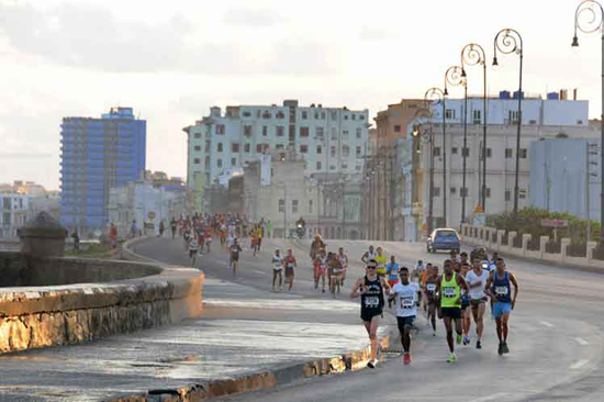 Media Maratón por aniversario del INDER