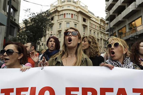 Tras el paro general del jueves, los griegos insisten en las protestas