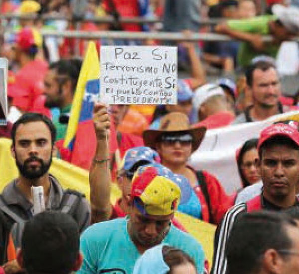 Paz sí, terrorismo no, dice el pueblo en marcha por la Constituyente en Caracas