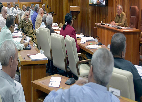 Consejo de Ministros analiza desempeño económico del primer semestre del año