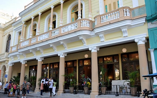 El Hotel Central, en el parque de Santa Clara