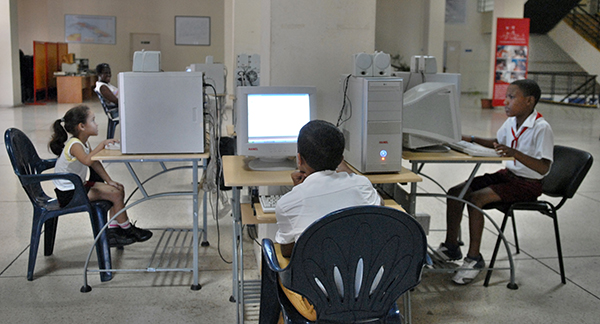 Varias generaciones de cubanos han dado sus primeros pasos tecnológicos en los Joven Club de Computación y Electrónica
