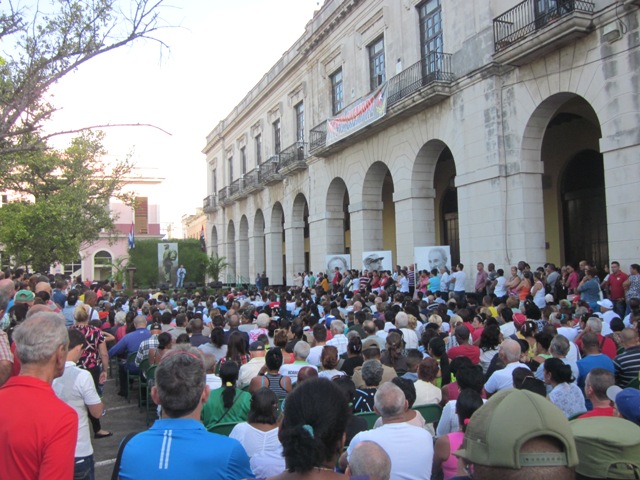 Una multitud de matanceros rindió homenaje a Fidel