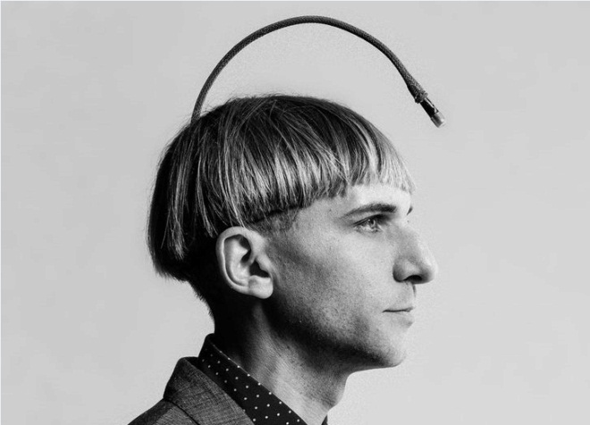 El británico Neil Harbisson es el primer cíborg