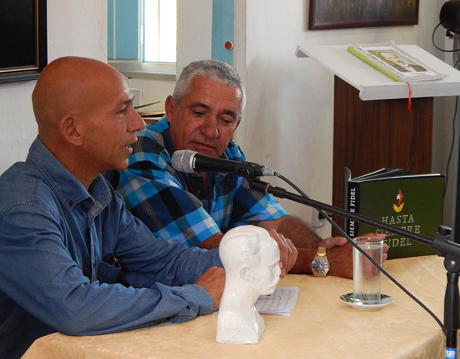 Ariel Machado Conte (izquierda) junto a Carlos Escobar Díaz