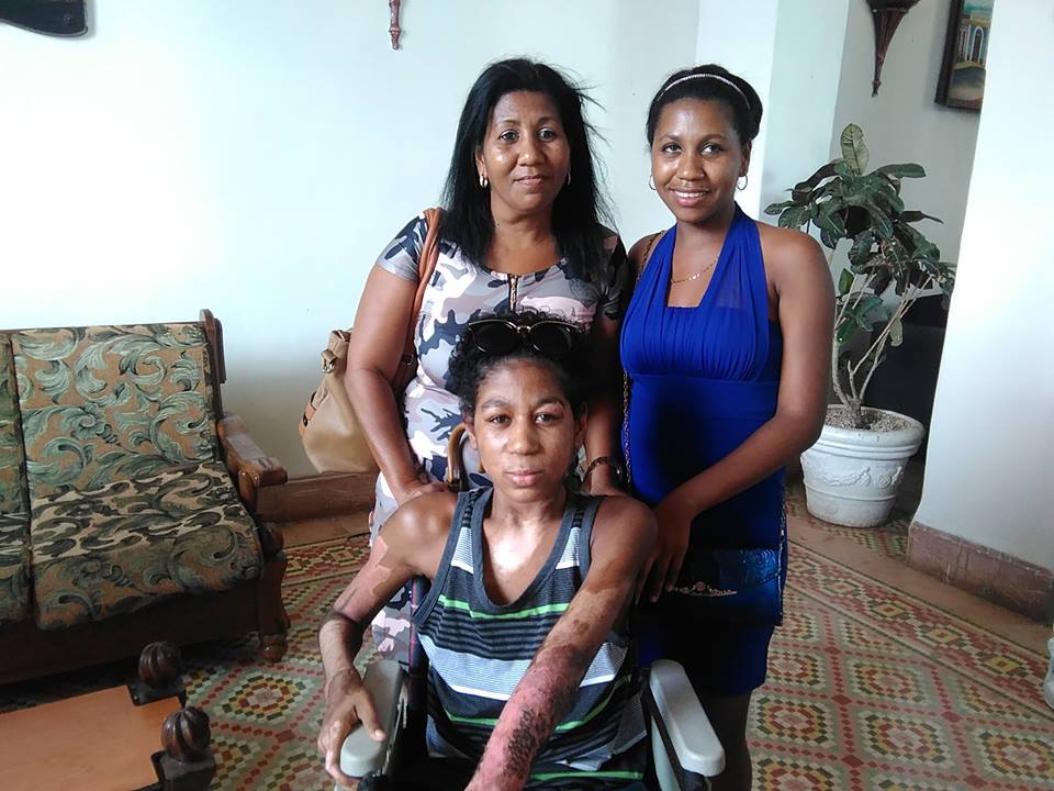 Más fotos, Homenaje a personal médico