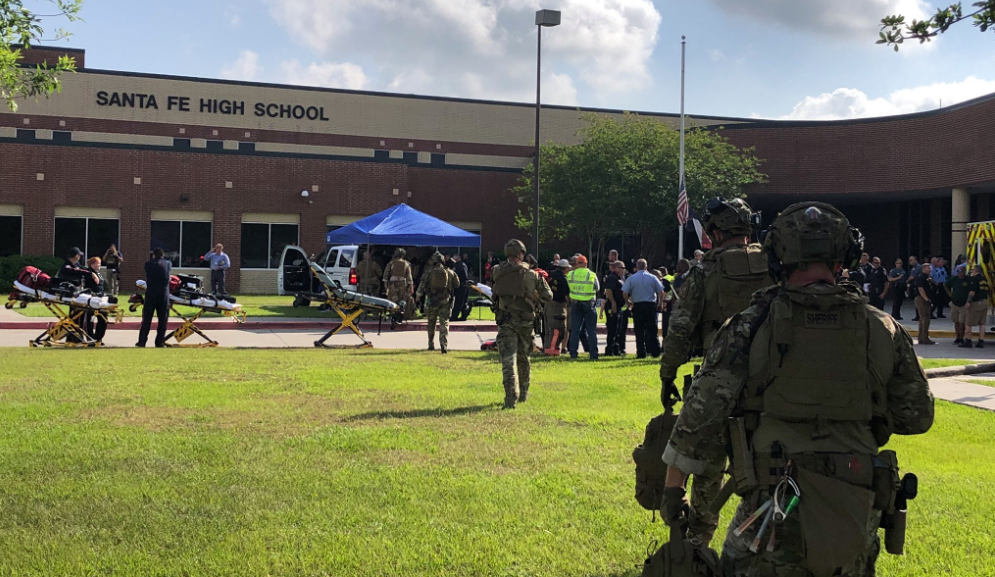 Tiroteo en escuela secundaria de Texas, al menos 8 muertos.