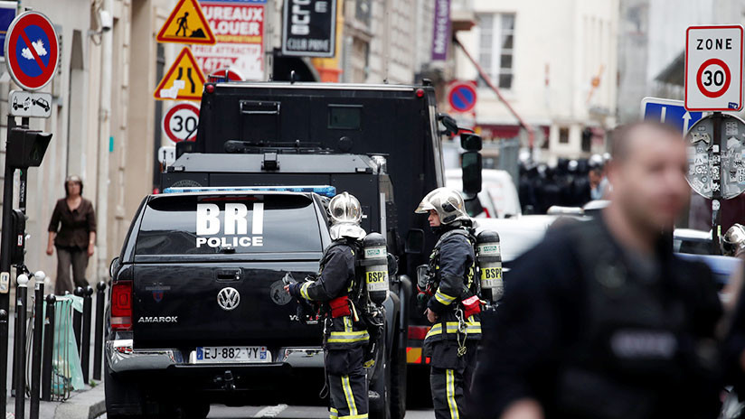 Hombre armado en París