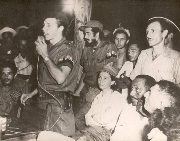Presidió Raúl acto nacional en saludo al aniversario 60 del Congreso Campesino en Armas