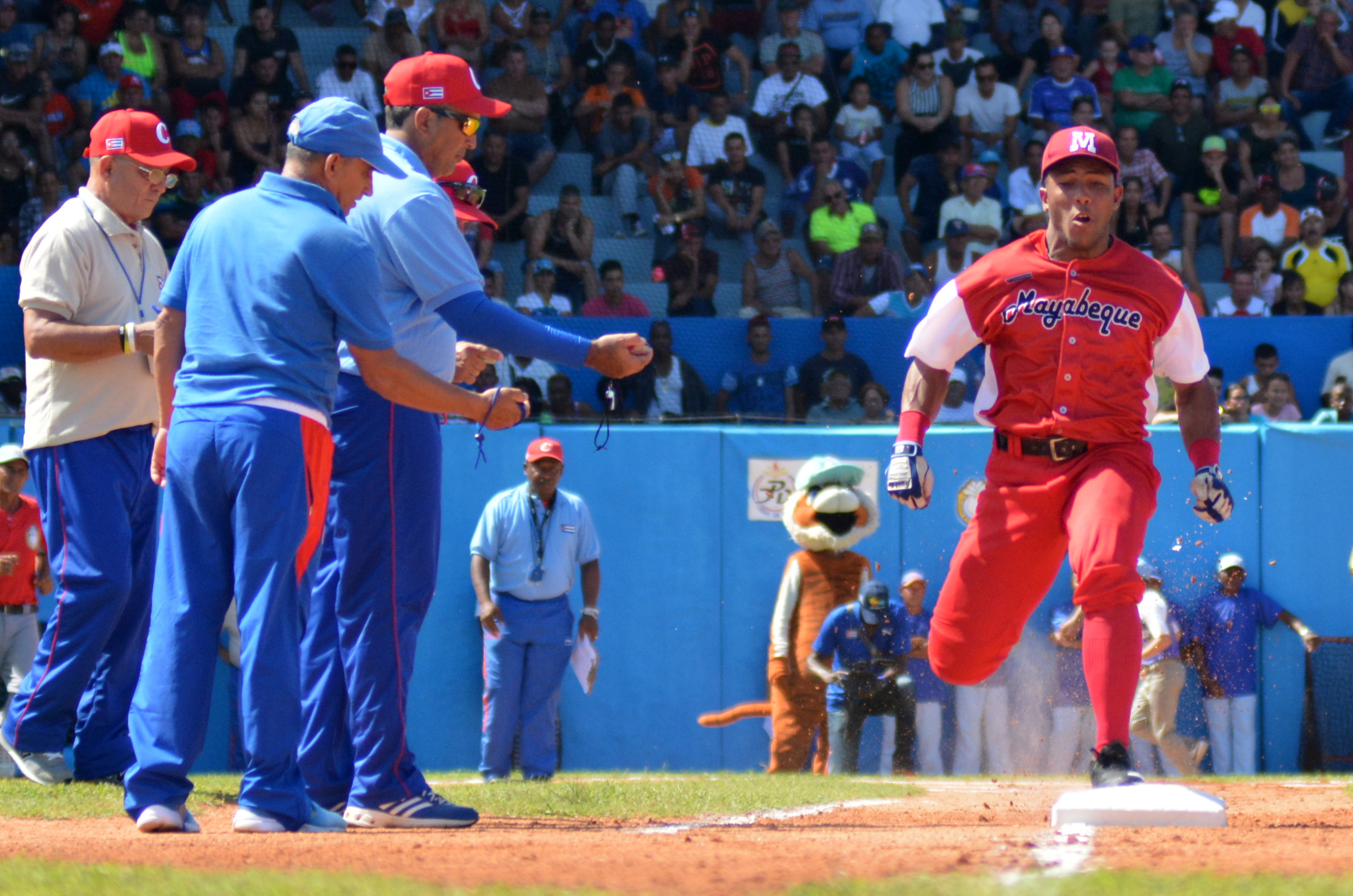 El muchacho de Quivicán ganó la carrera de home a primera