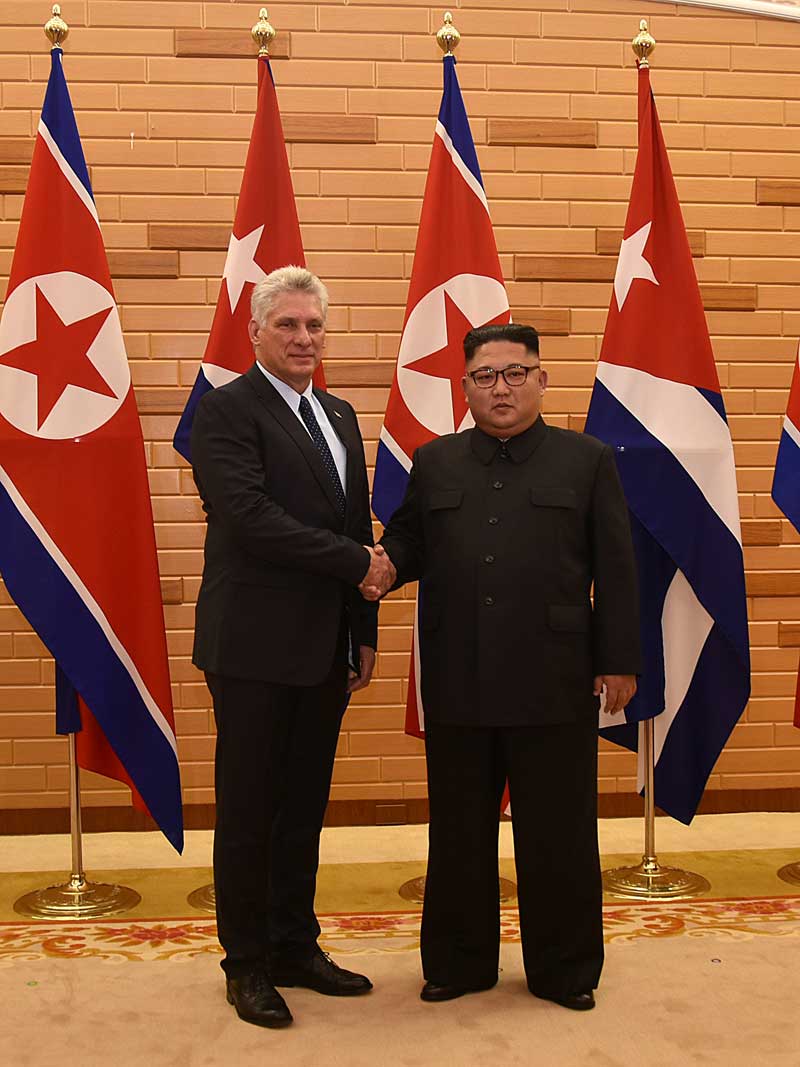 Kim Jong-un dio la bienvenida a Miguel Díaz-Canel en Pyongyang.