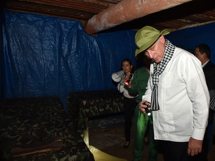 Miguel Díaz-Canel Bermúdez, visitó este sábado en la ciudad Ho Chi Minh los legendarios túneles de Cu Chi, empleados durante la guerra contra Estados Unidos