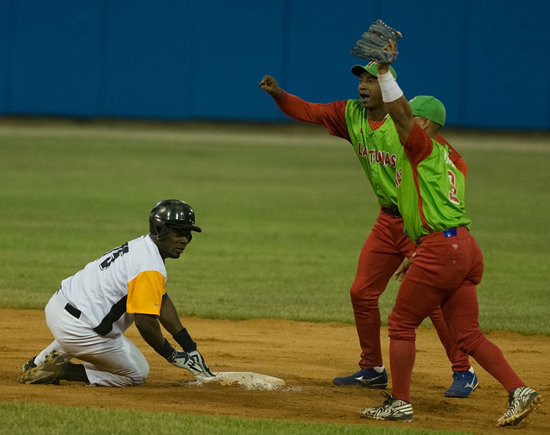 Las Tunas vence a Villa Clara en la final del béisbol cubano