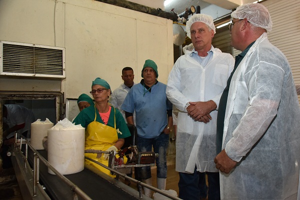 La fábrica del helado Coppelia estuvo en la agenda de visita gubernamental