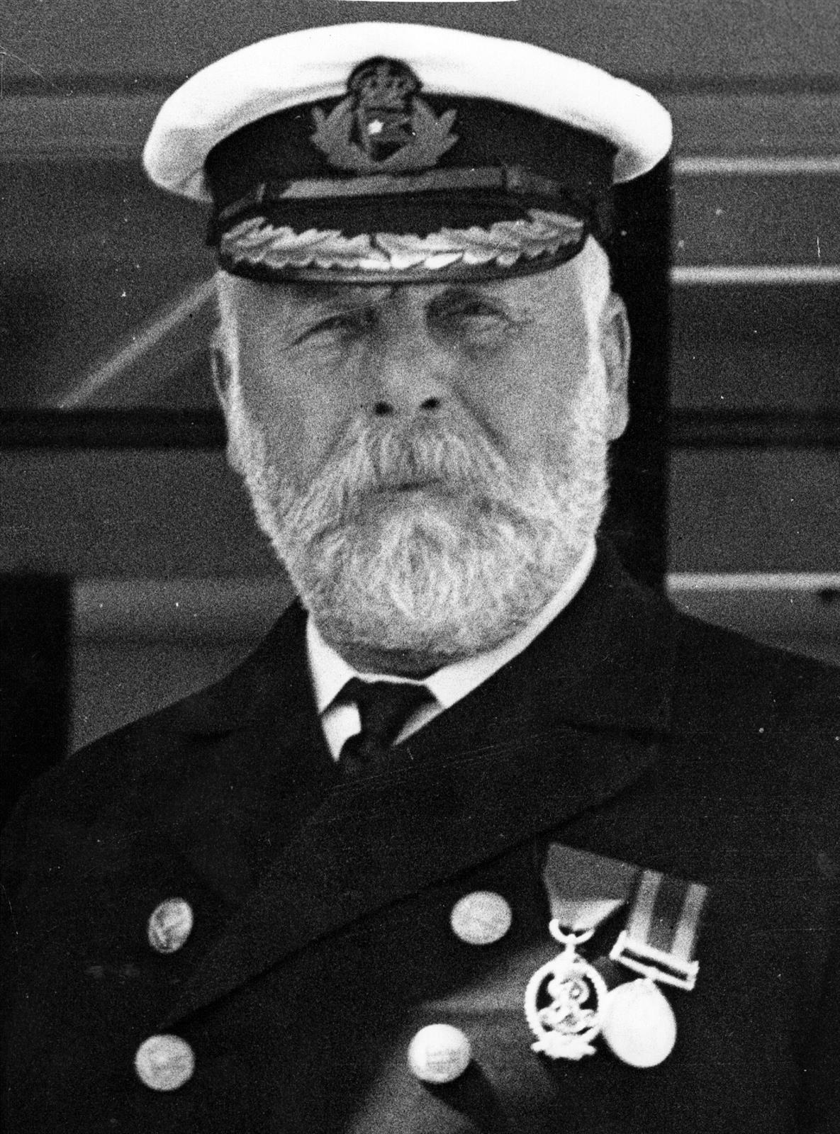 Edward Smith era el capitán del Titanic