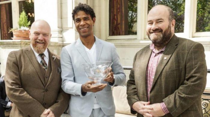 Premio de críticos británicos para bailarín cubano Carlos Acosta 