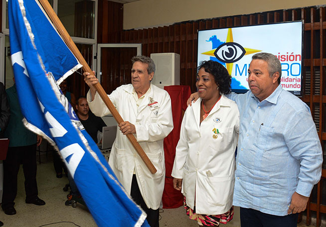 Misión Milagro recibe Bandera de Proeza Laboral