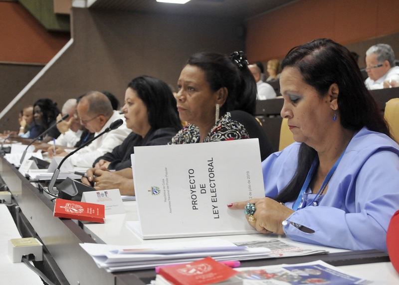 Tercer período ordinario de sesiones de la 9na. Legislatura de la Asamblea Nacional del Poder Popular 