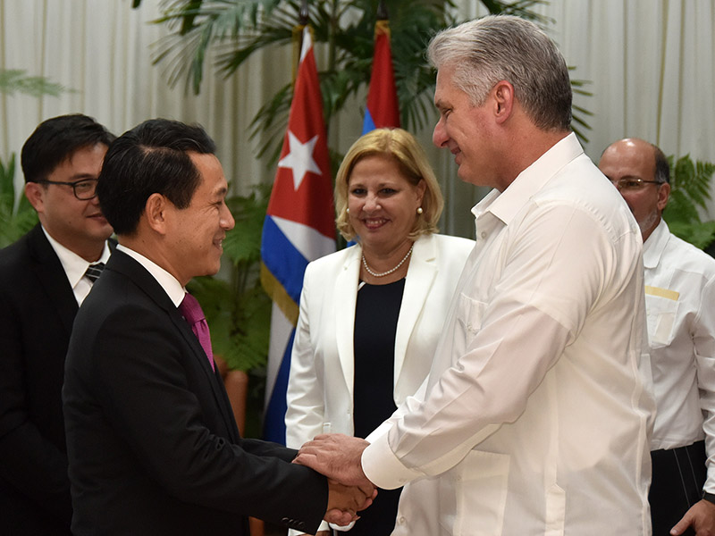 Recibió Díaz-Canel al  canciller de Laos