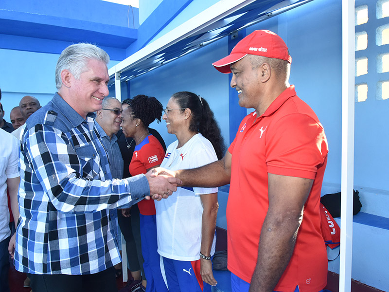 En el complejo recreativo Marcelo Salado, el Jefe de Estado Miguel Díaz-Canel se encontró con glorias del deporte de Cuba.