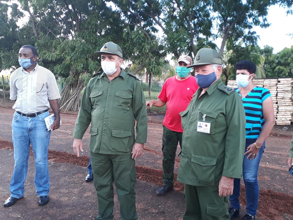 General de División, Ramón Pardo Guerra, Jefe del Estado Mayor Nacional de la Defensa Civil, durante un recorrido por varias áreas del territorio vueltabajero, afectadas por el impacto del meteoro.