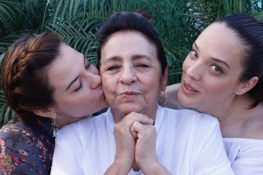 Actrices cubanas Yía Caamaño, Daisy Granados y Alicia Hechevarría