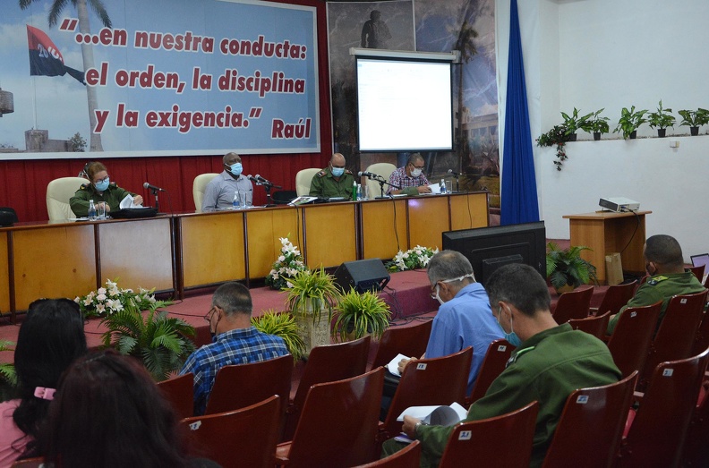En reunión de trabajo en Villa Clara el Vicepresidente cubano Salvador Valdés Mesa