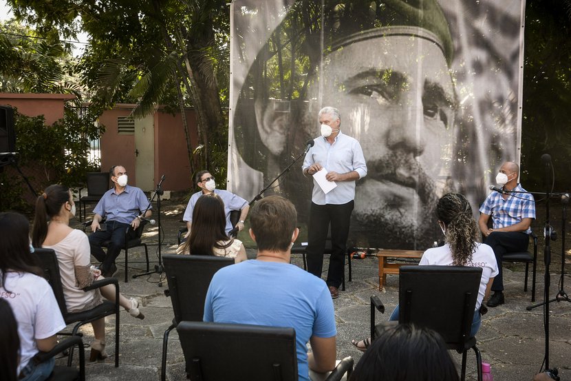 Con estudiantes del Instituto de Relaciones Internacionales Raúl Roa García,  fue el diálogo del Presidente de la República en la mañana de este sábado
