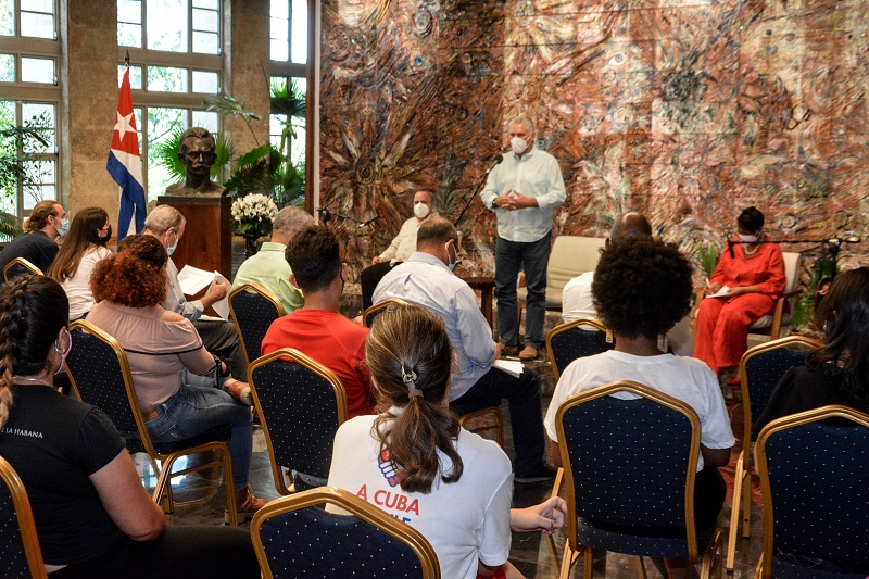 Encuentro de pensamiento, sensibilidad y compromiso