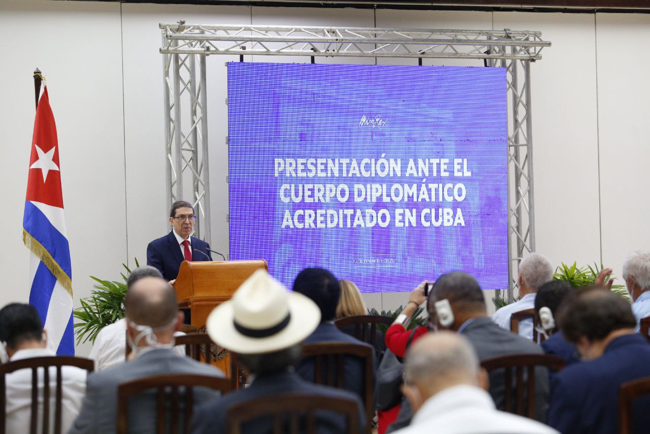 Presentación ante el cuerpo diplomático acreditado en Cuba