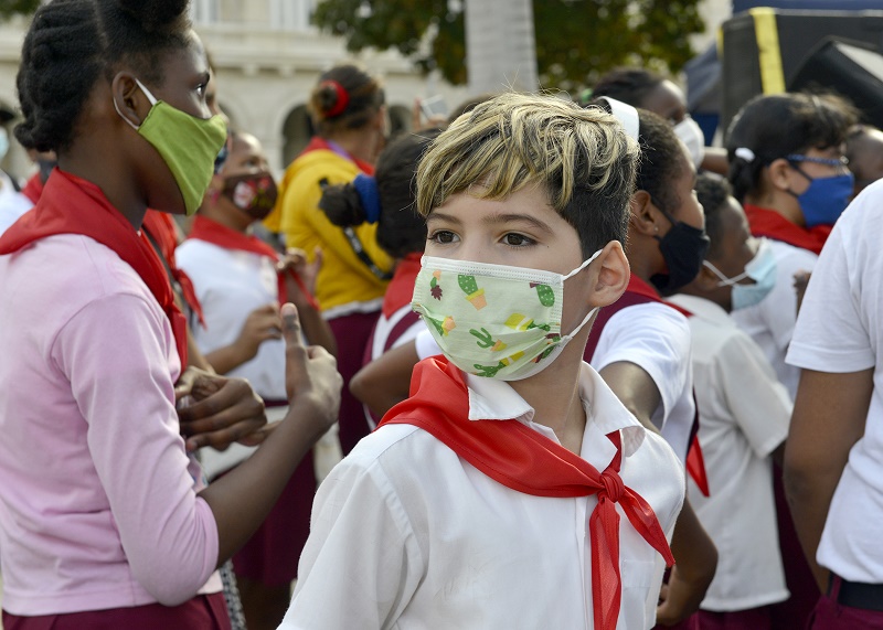 Niños, adolescentes y jóvenes cubanos