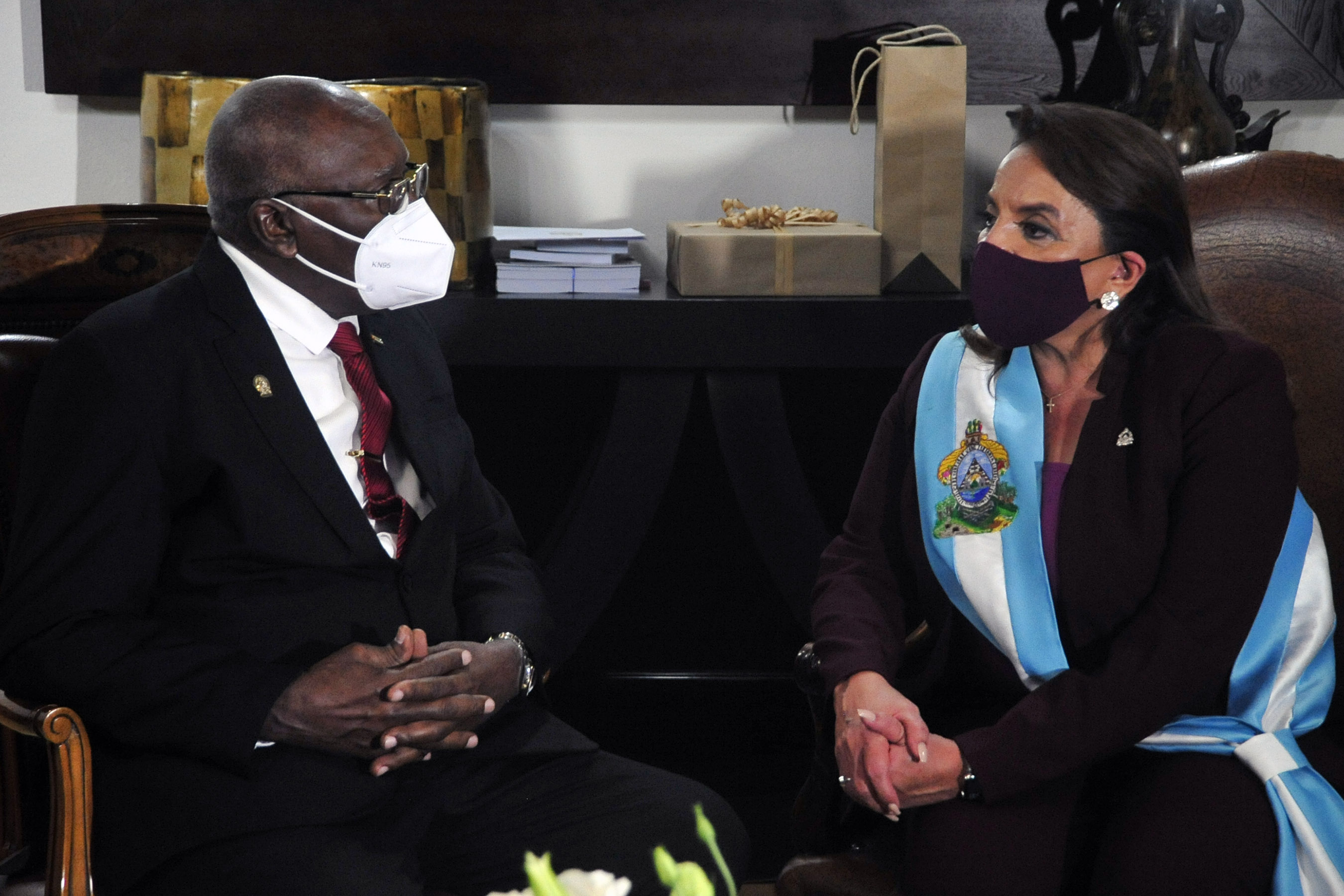 Reunión entre el Vicepresidente de la República de Cuba y la Presidenta de Honduras