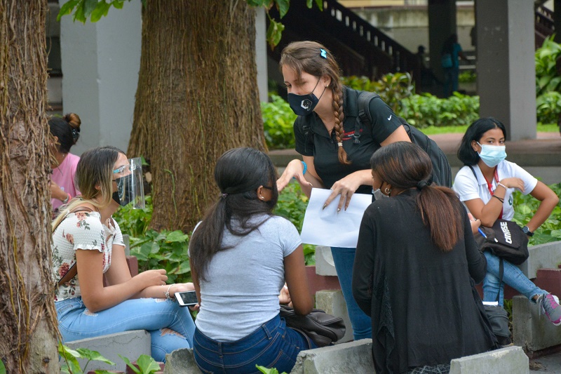 Estudiantes universitarios