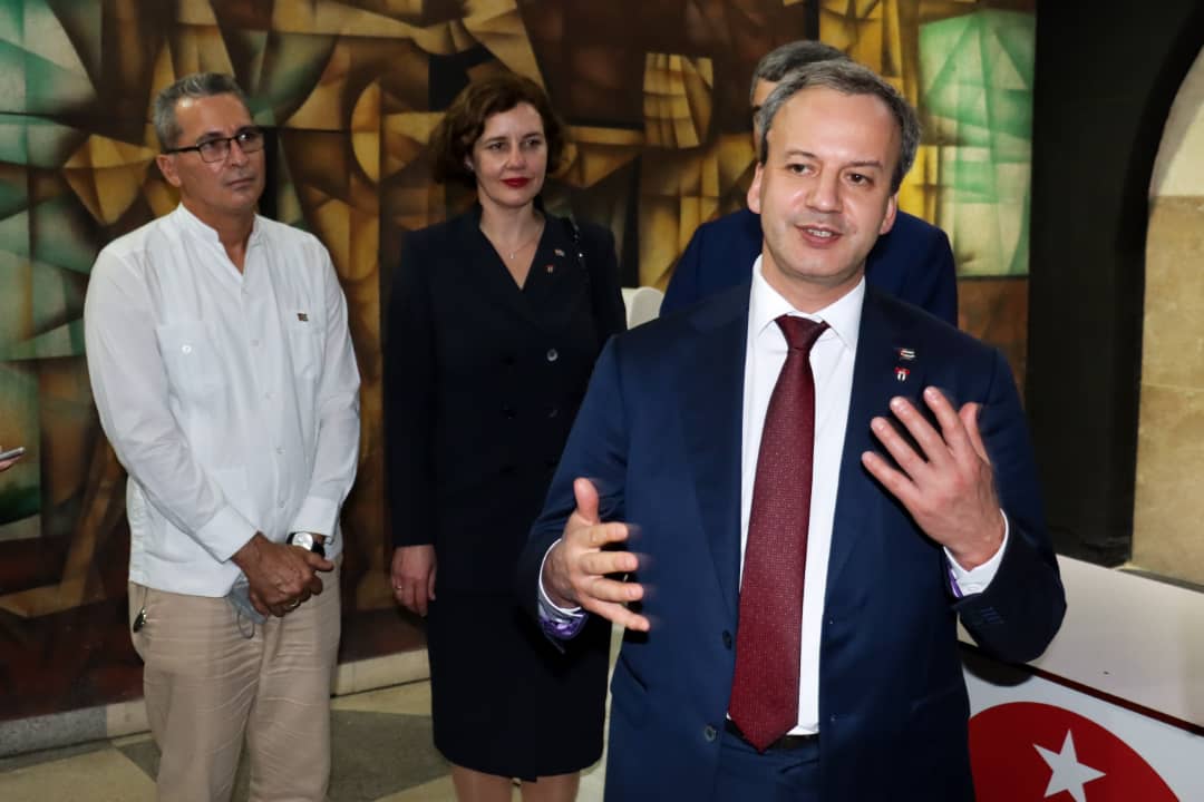 El directivo ruso concluirá mañana su visita a Cuba.