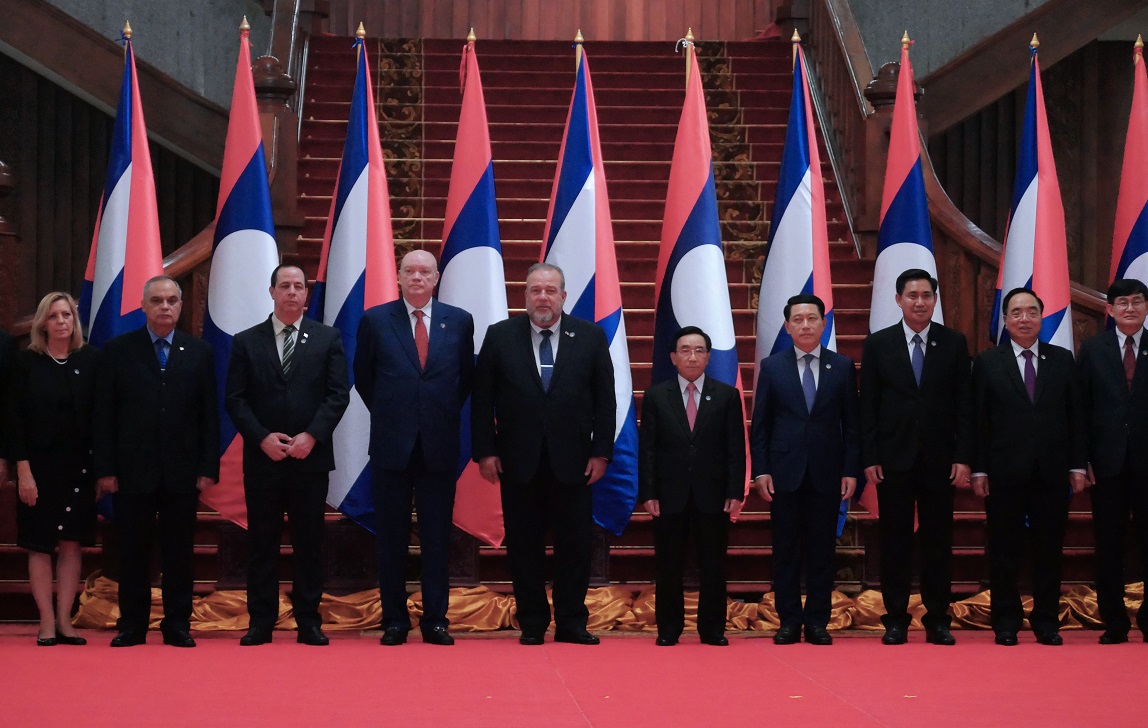 Primer Ministro cubano de visita oficial en la República Democrática Popular Lao