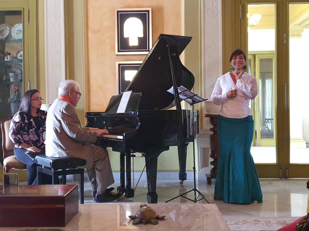 La soprano Johana Simón y el pianista Cecilio Tieles