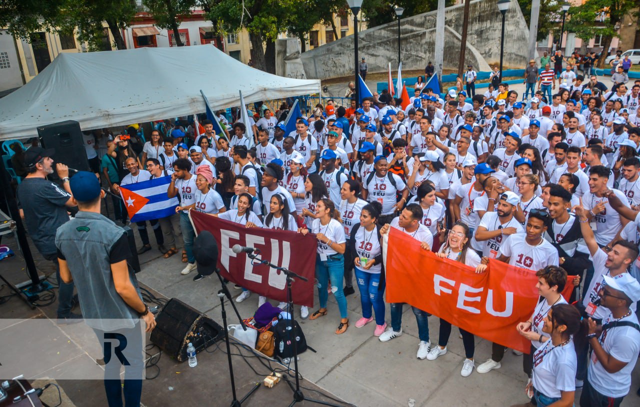 Cantata en el Parque a los Mártires Universitarios 