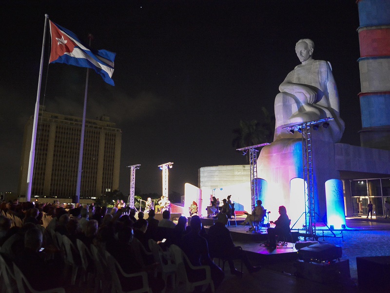 Celebración por el aniversario 170 del natalicio de José Martí